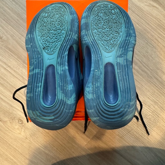 Nike Isofly Navy and Orange Basketball Shoes - Picture 3 of 7